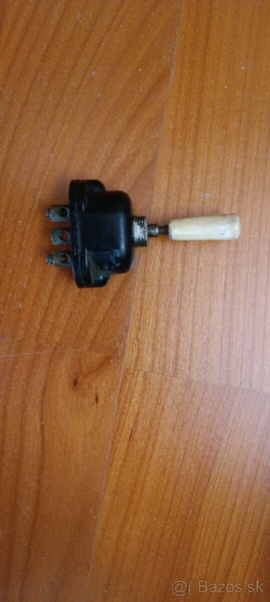 Kúpim prepínač na smerovky na Zetor 3011