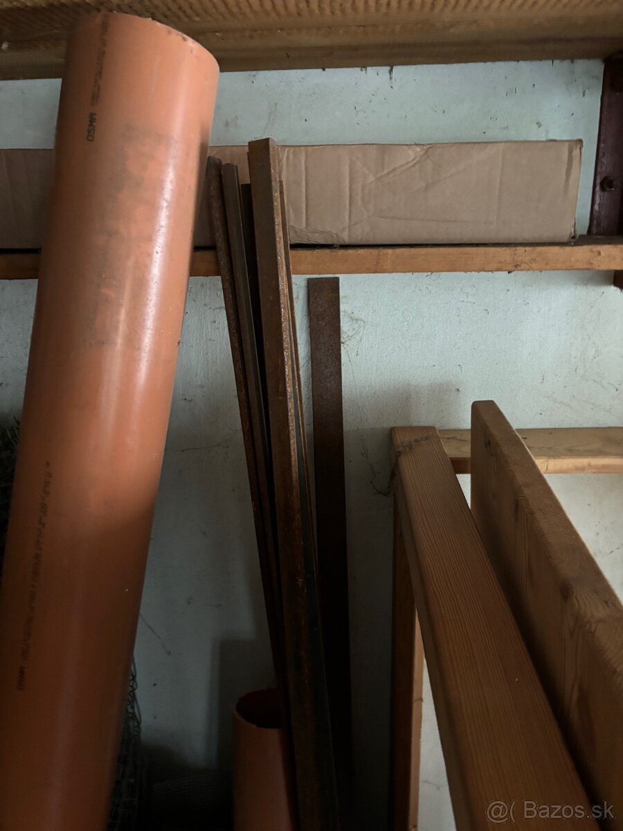 Materiál