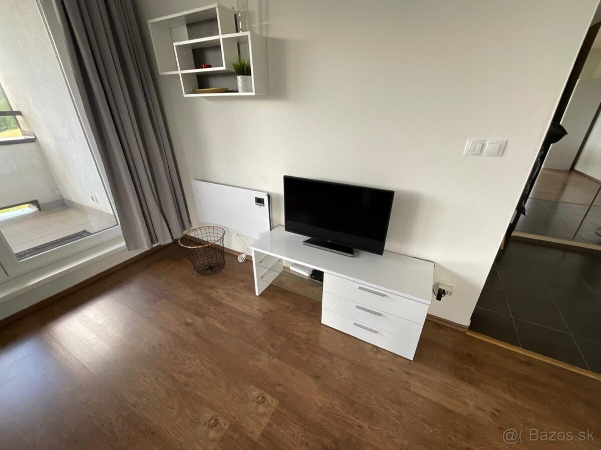 TV stolík so zásuvkami (119x40 cm, v:75 cm), SUPER STAV