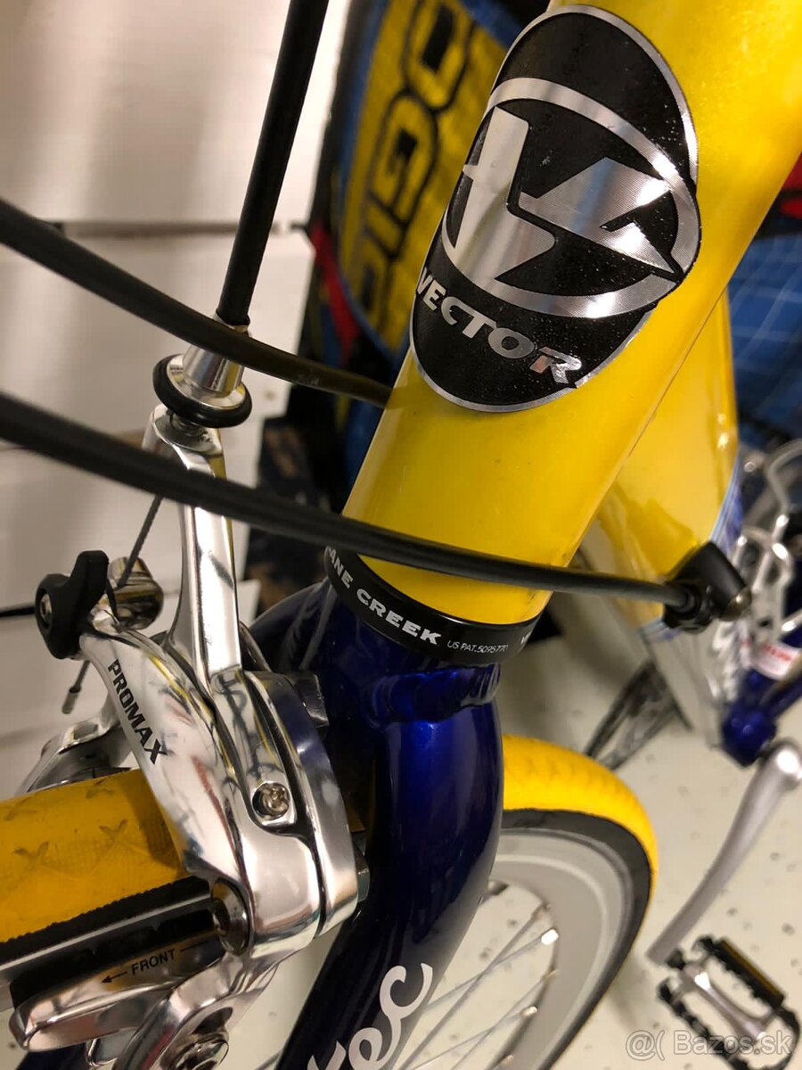 Cestný Bicykel žltej farby