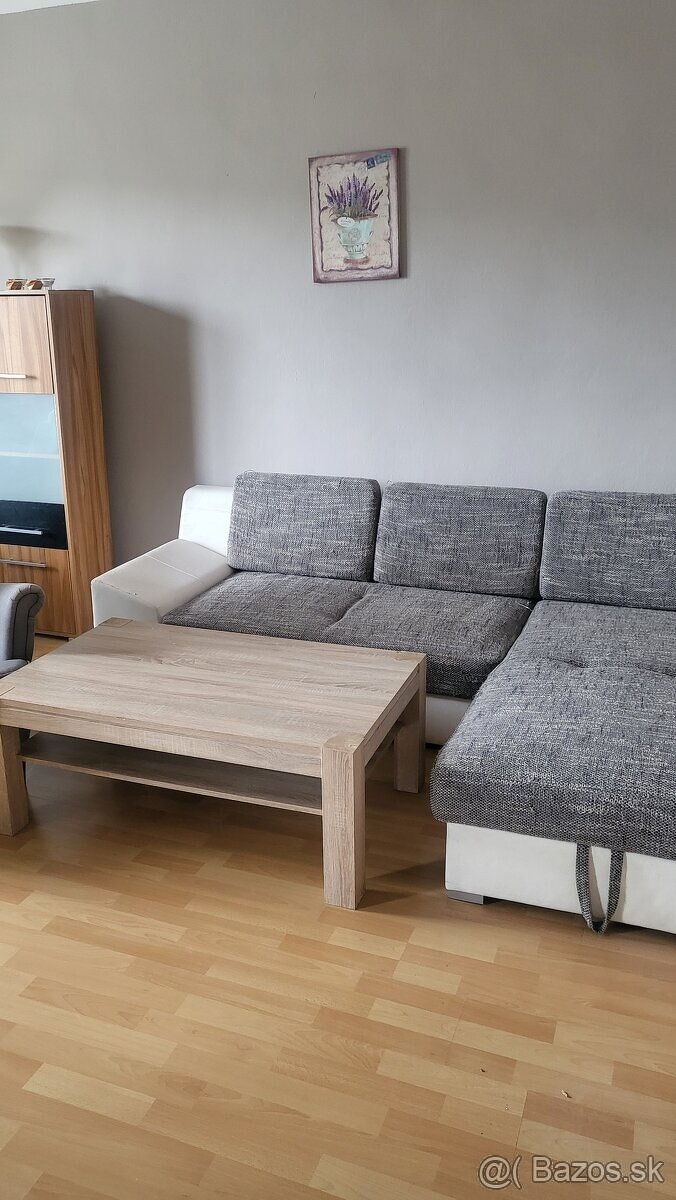 Prenájom 2i byt, Trieda SNP, centrum, Banská Bystrica.