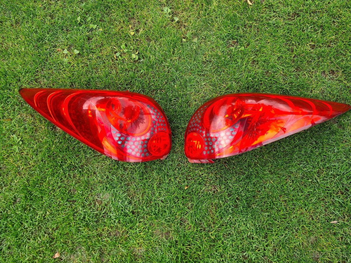 Peugeot 207 sw zadné svetlá