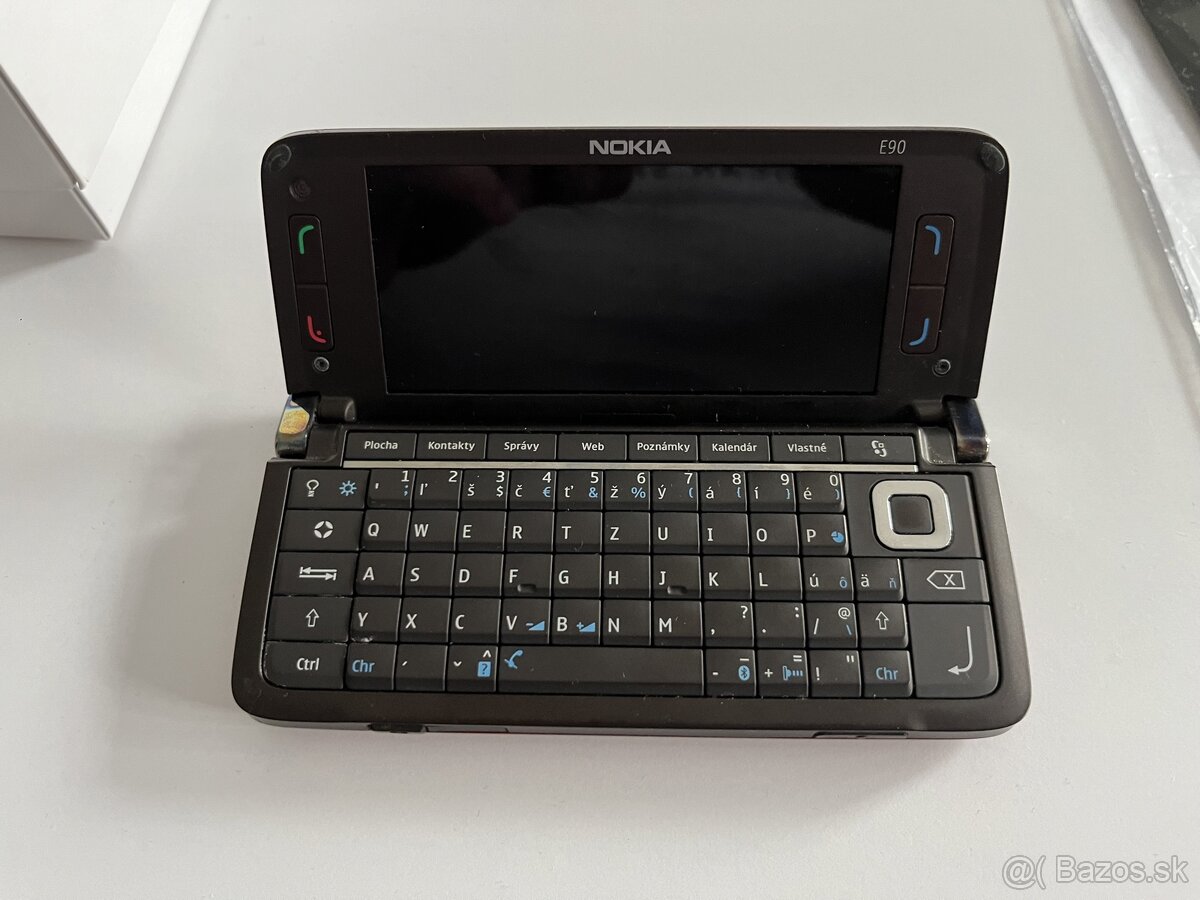 Nokia E90