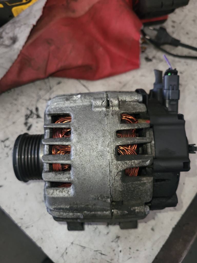Alternator peugeot citroen 1,6hdi 9664779680 vale
