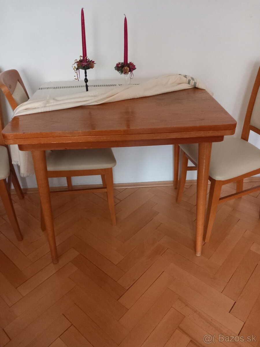 Retro rozkladaci stol