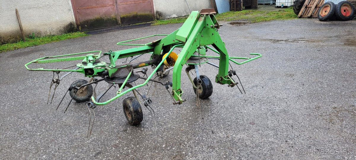 predam 4 pavukový obracač sena nesený 5 m záber DF