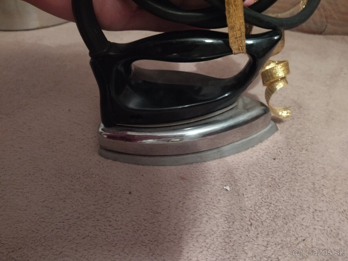 Žehlička mini ,cestovna-naparovacia