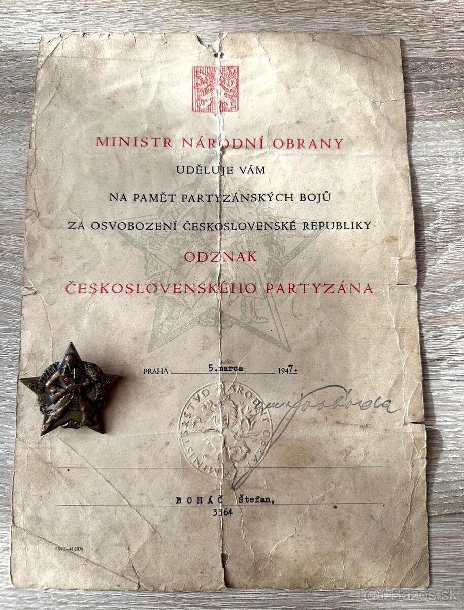 čs. odznak partyzán s dekretem o udělení