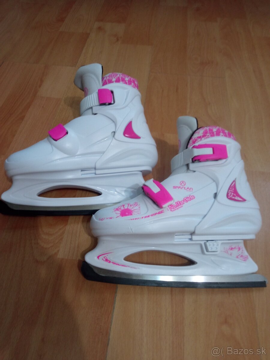 Predám dievčenské korčule