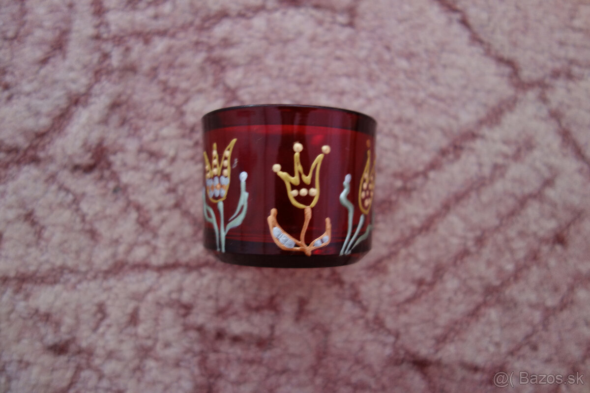 Svietnik na čajovú sviečku červený