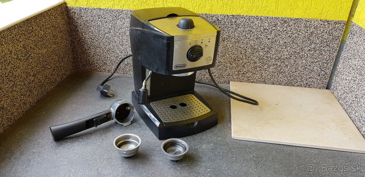 kávovar Delongi