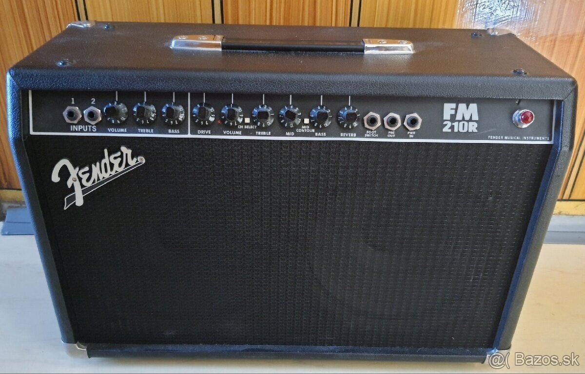 Fender FM210R