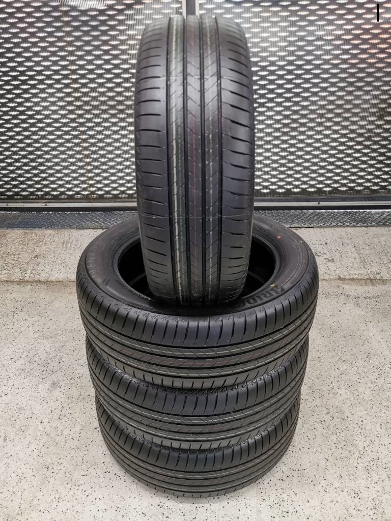 #14 Bridgestone Alenza 235/55 R19 101V letné pneu