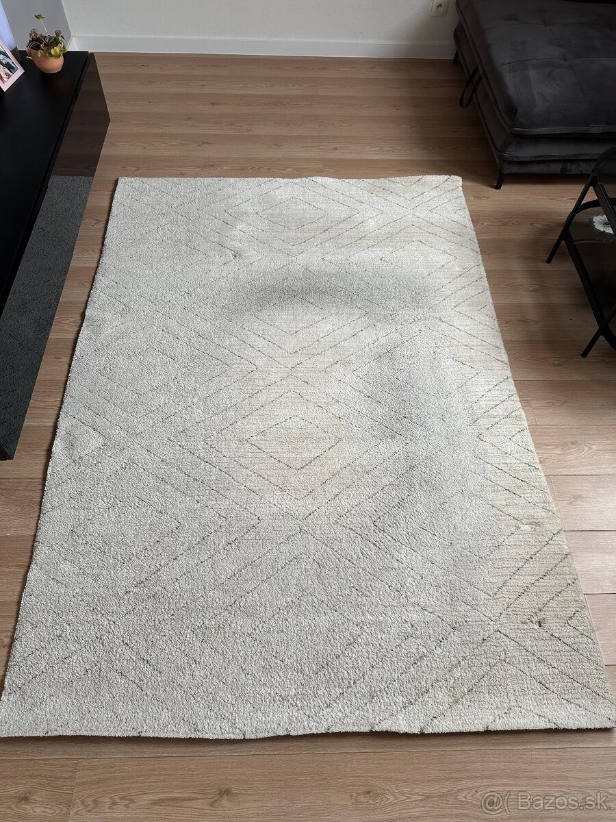 Koberec 160x230