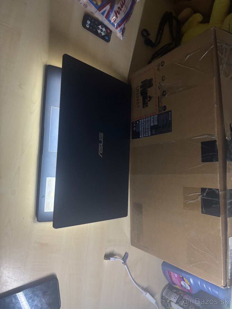 ASUS Vivobook Go 15 prosím písať nie volať ďakujem