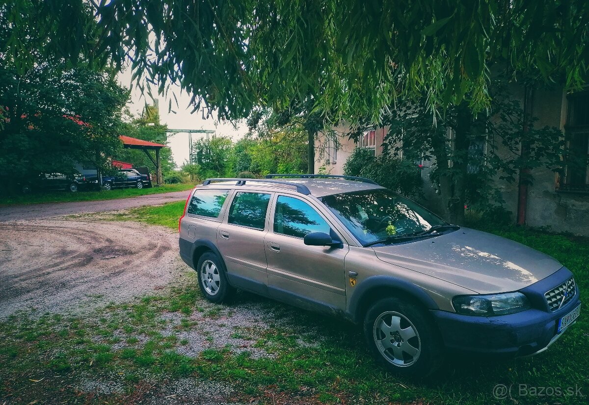 Predám Volvo XC70 2,5T AWD Crosscountry 154kw.