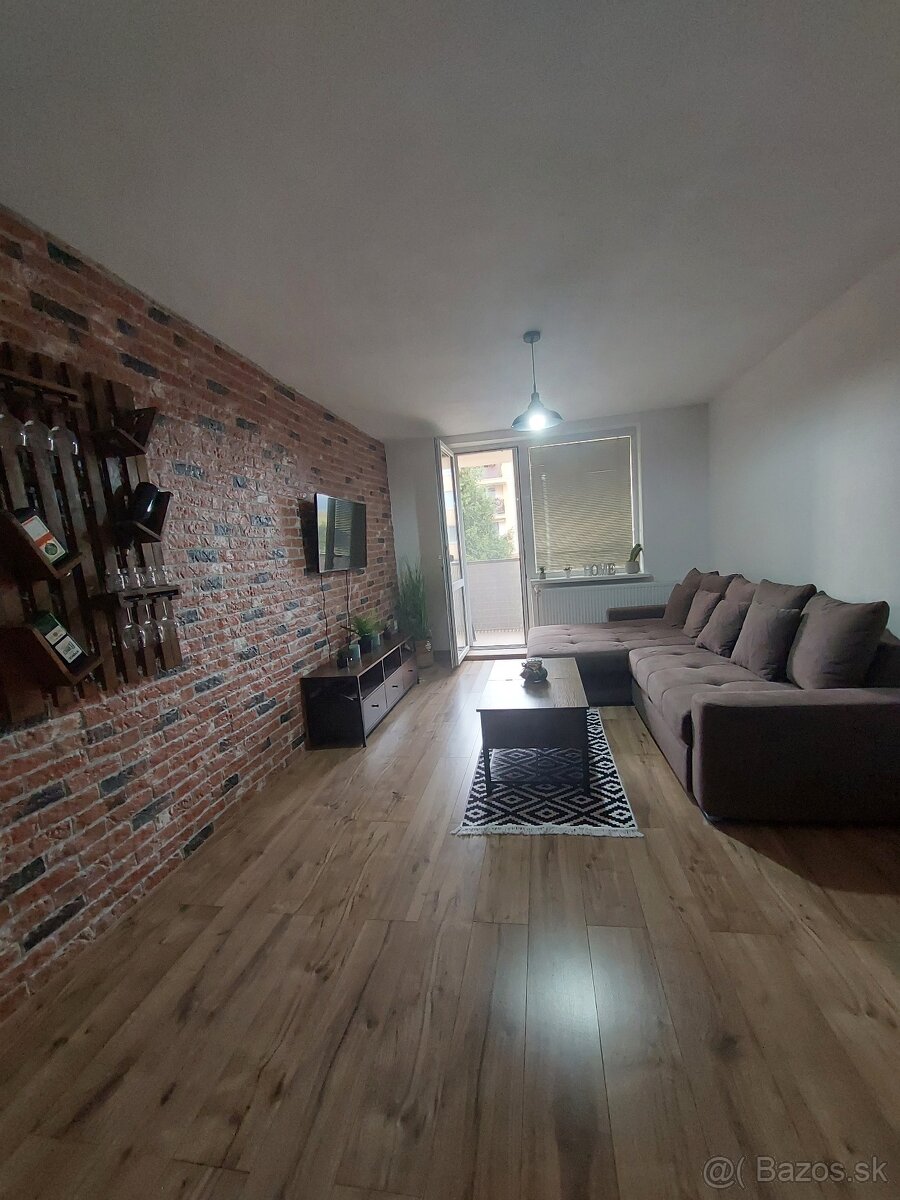 Predám 2 izbový slnečný byt s balkónom