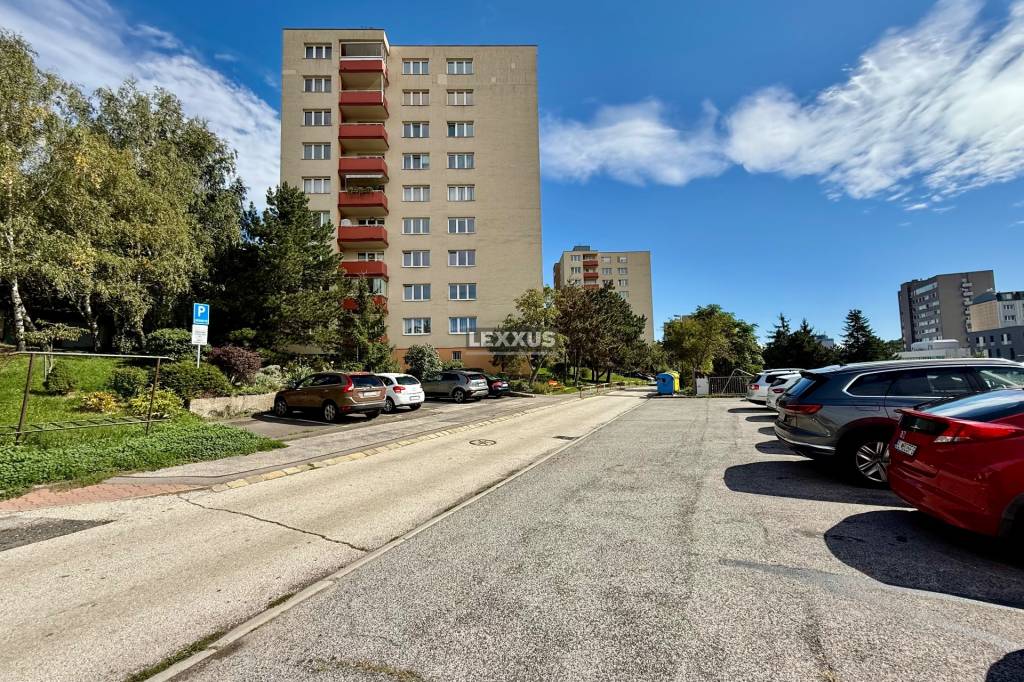 | 4i(momentálne 3i)byt s výhľadom, BA III.,Ladzianskeho,96,7