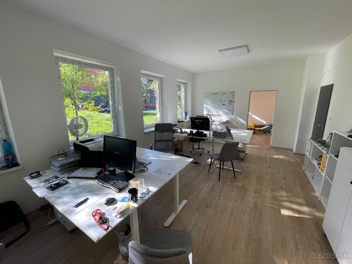 Ponúkam na prenájom kancelárske priestory