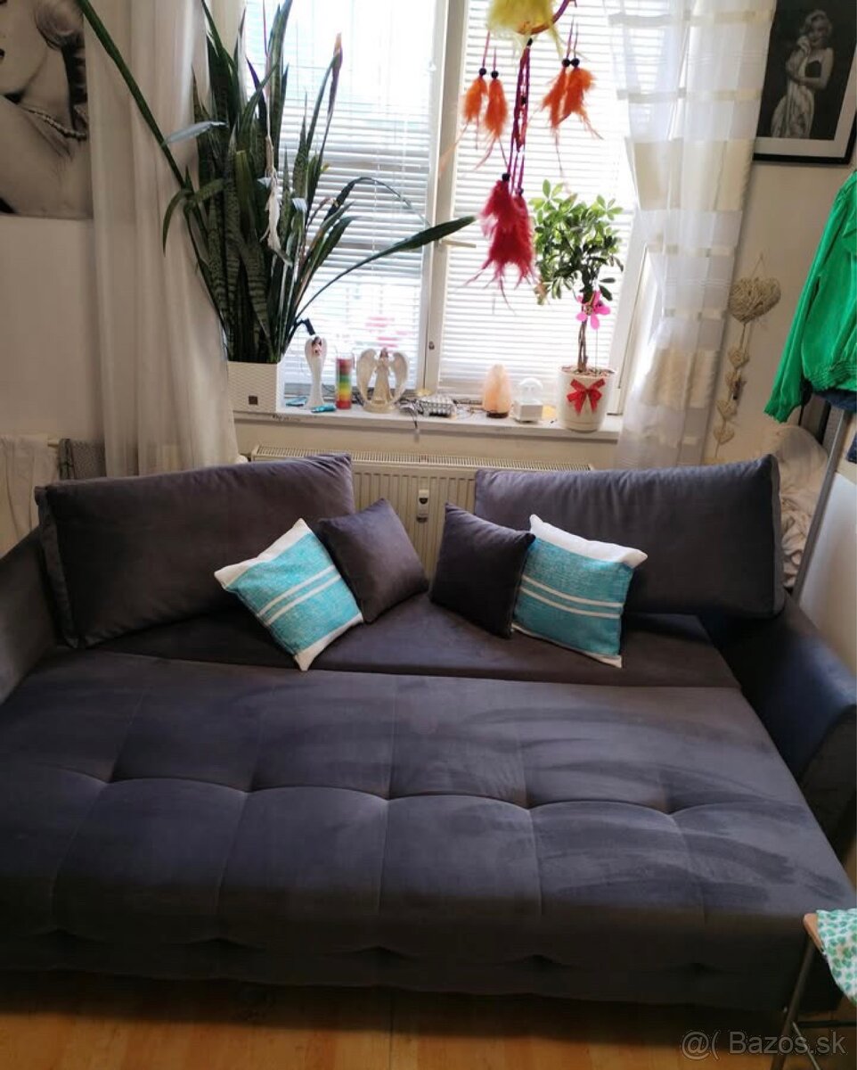 Moderný gauč ako nový