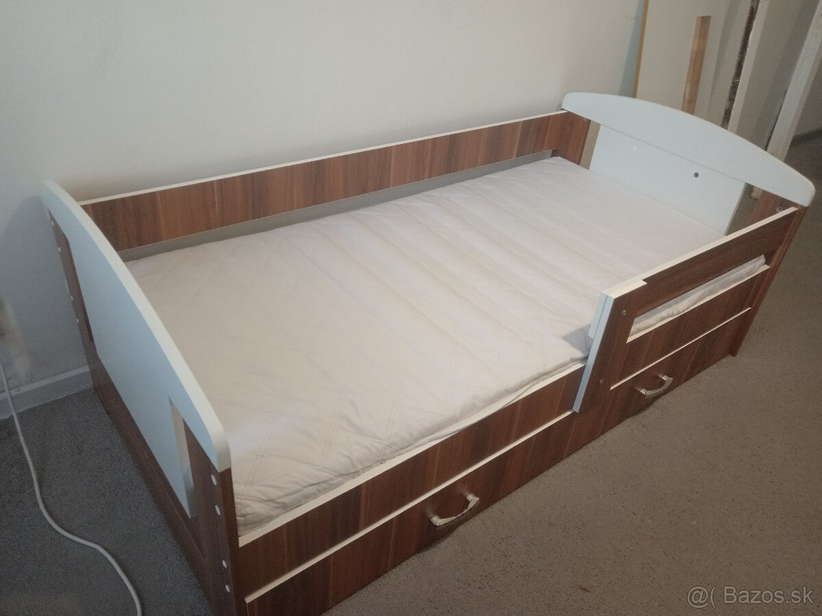 Detska postel
