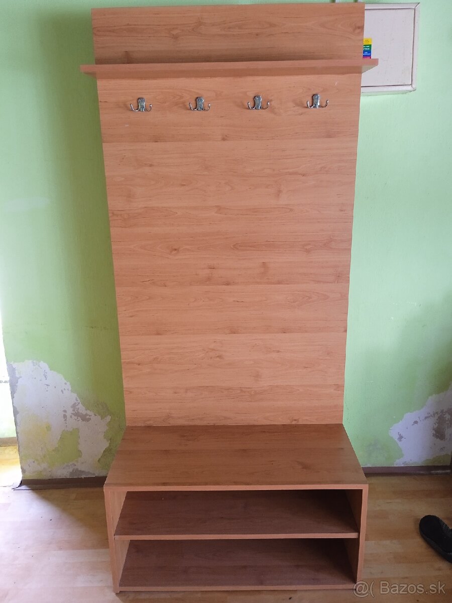 Botník- vešiaková stena