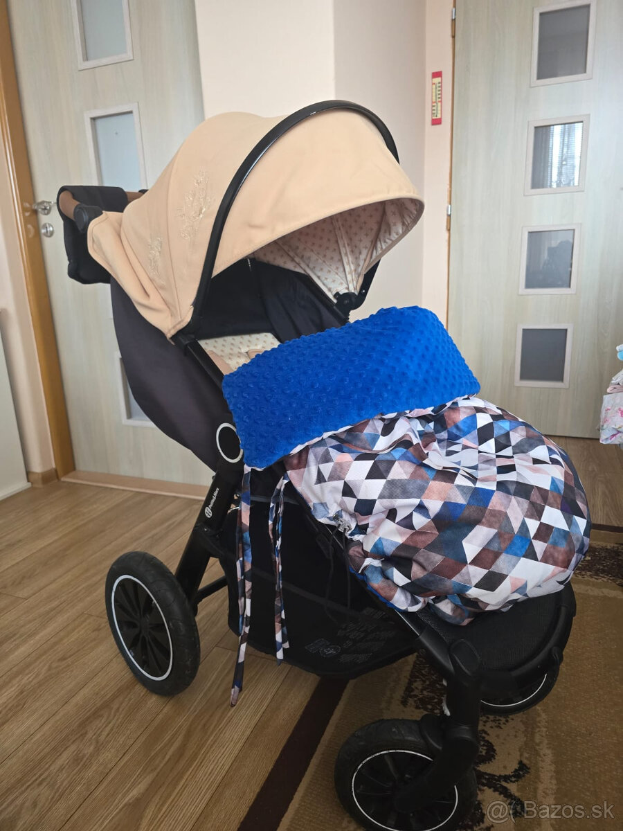 Sportovy kocik Petite&Mars Royal Heritage Bee TOP STAV