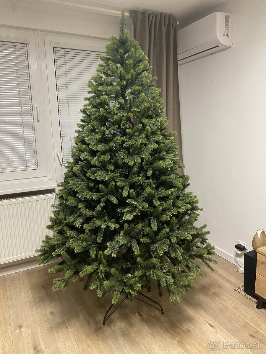 Vianočný stromček smrek 3D