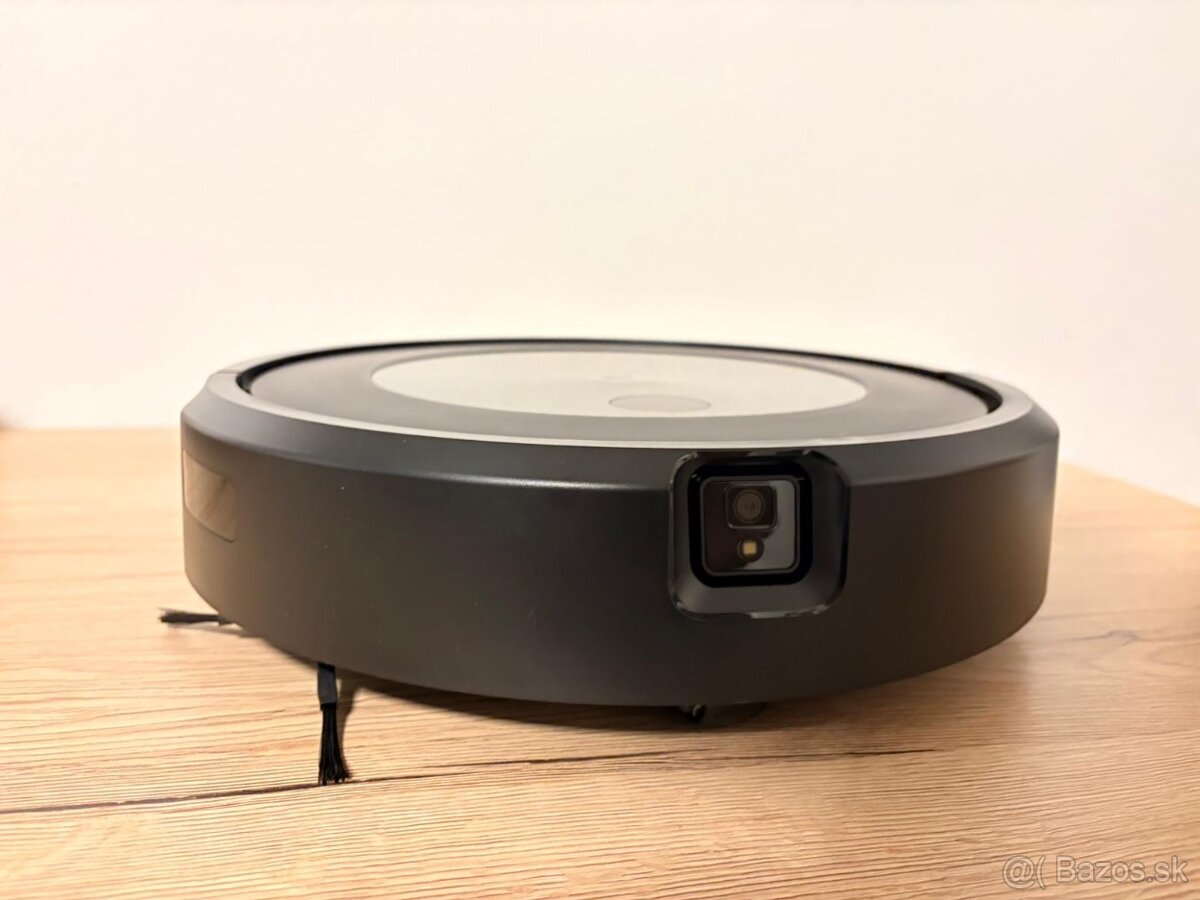 Vysávač iRobot Roomba j7- nepoužitý