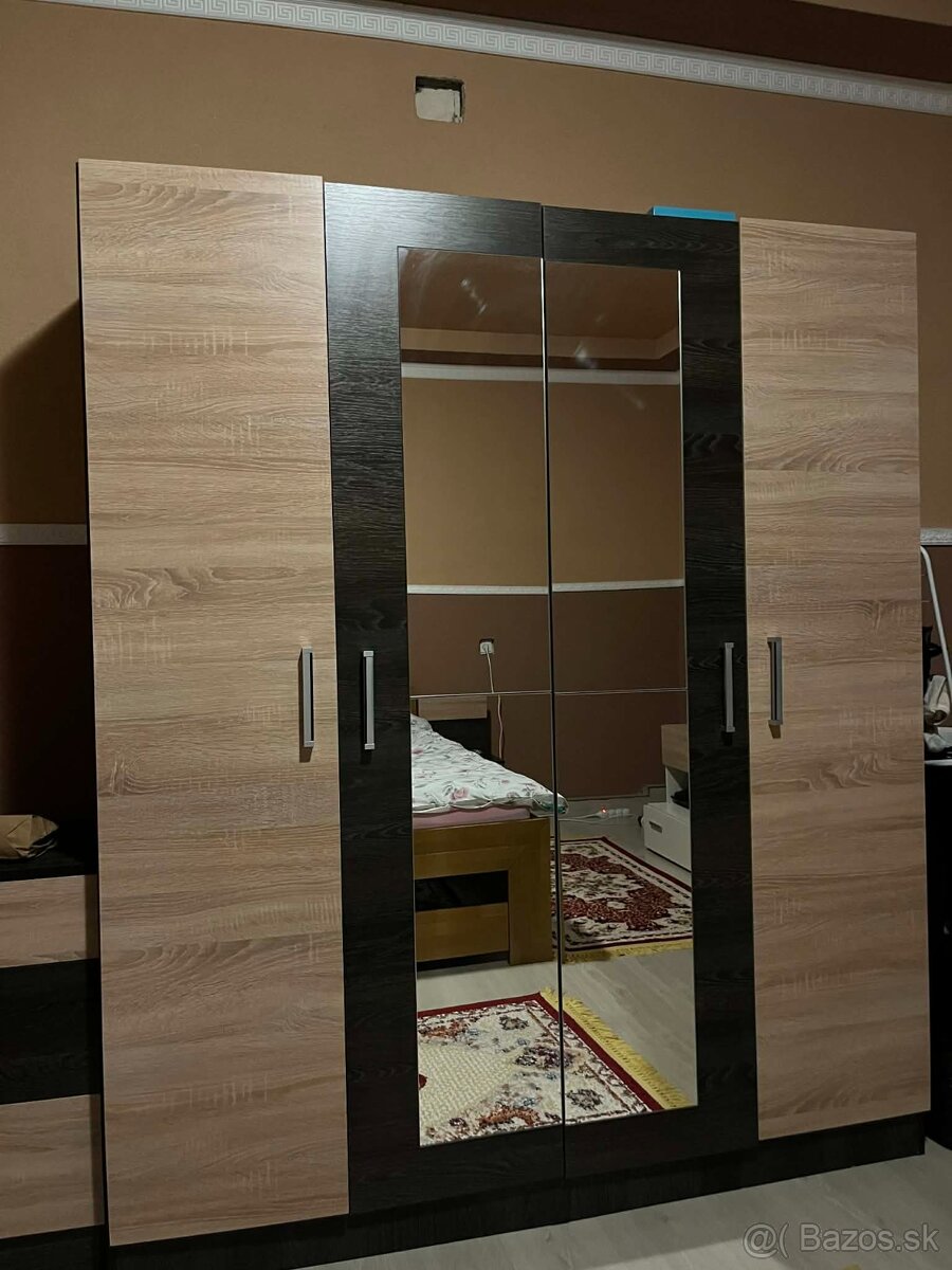 Predam šatnikovu skriňu