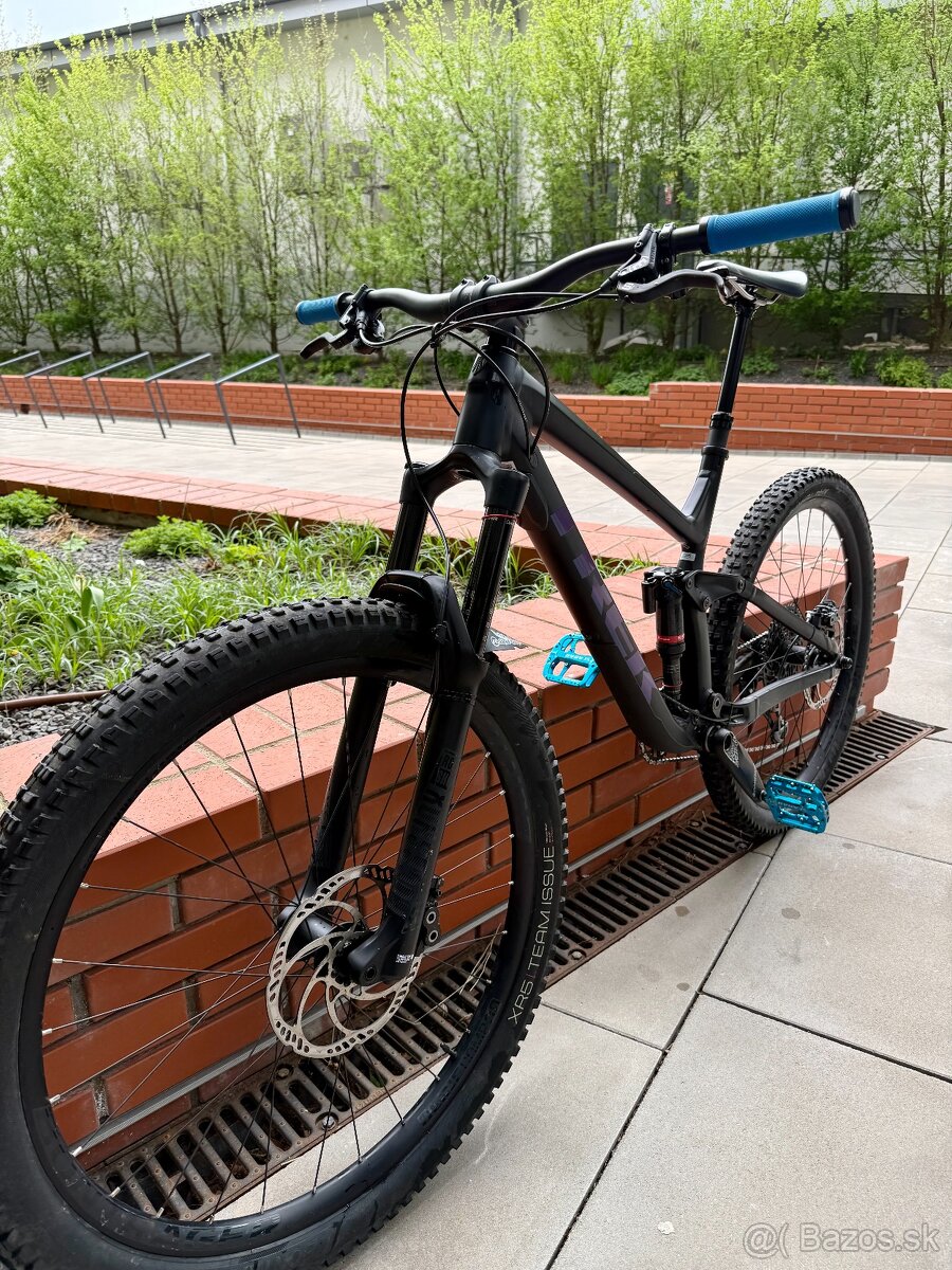 Trek Slash 8 ve velikosti L