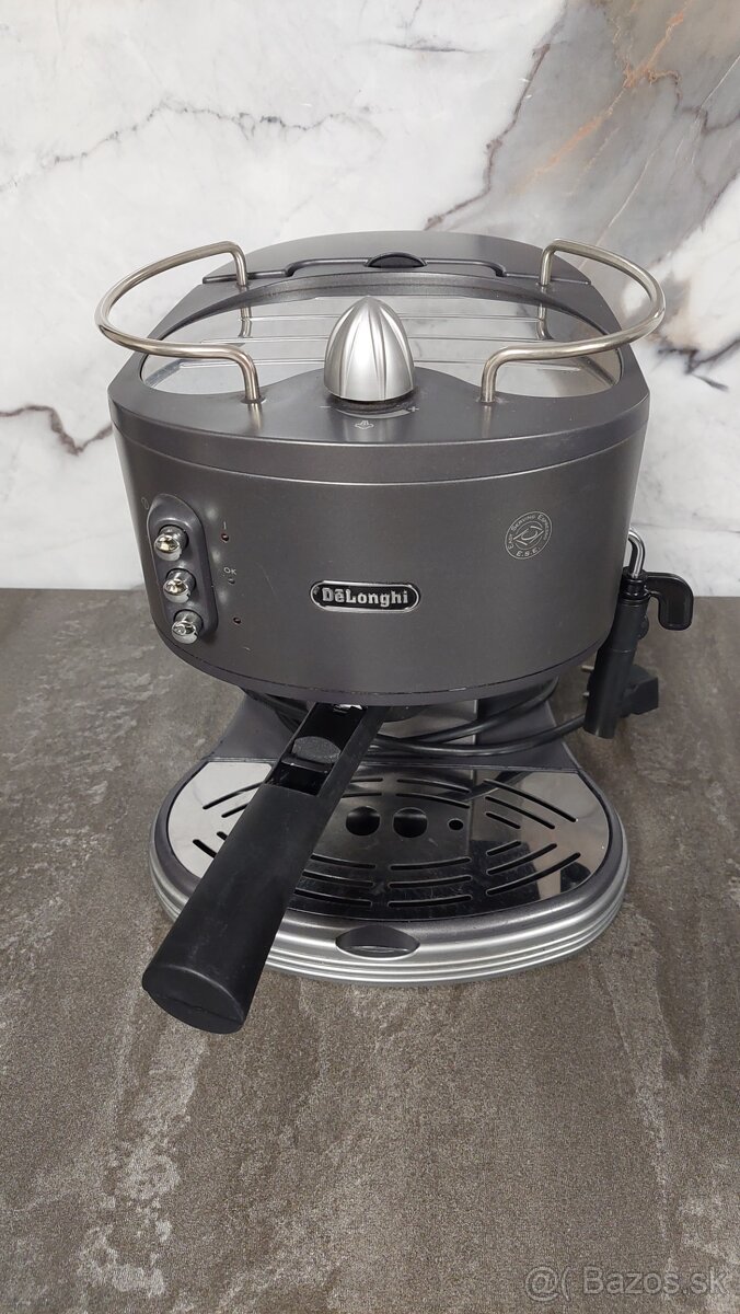 Pákový kávovar Delonghi