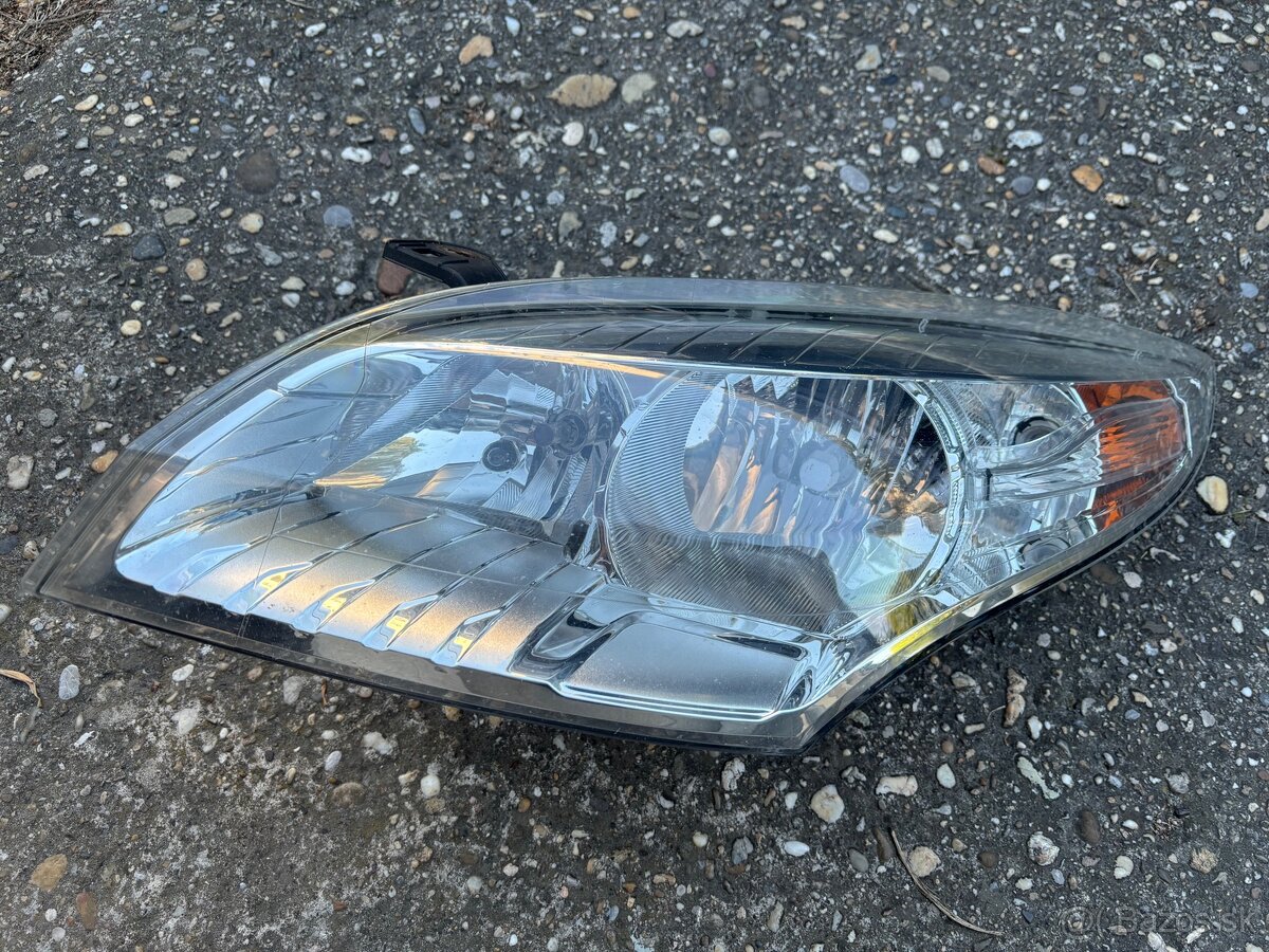 Svetlá Renault Megane