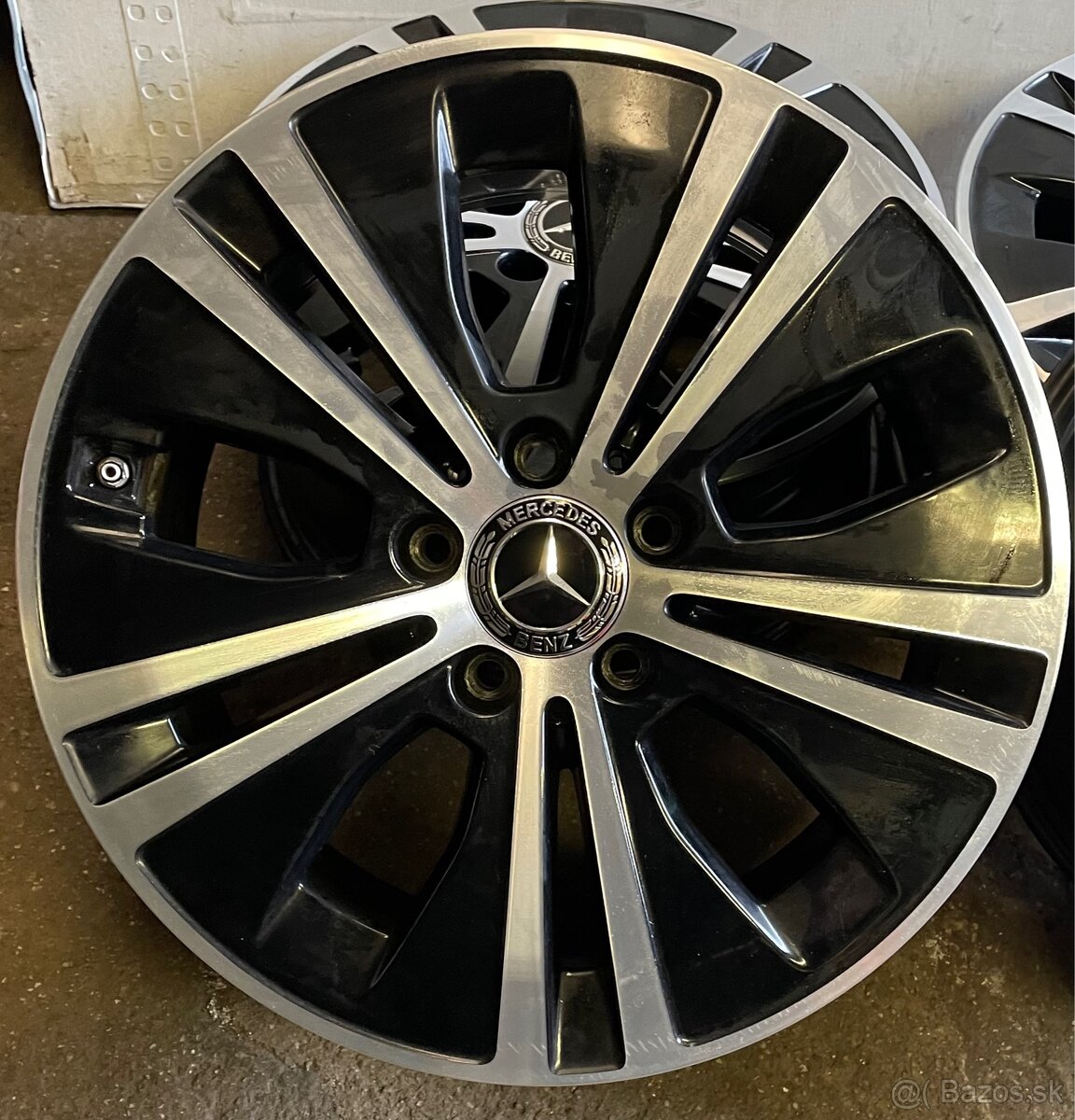 5x112 R17 Original Mercedes ET 40 čierno-leštene