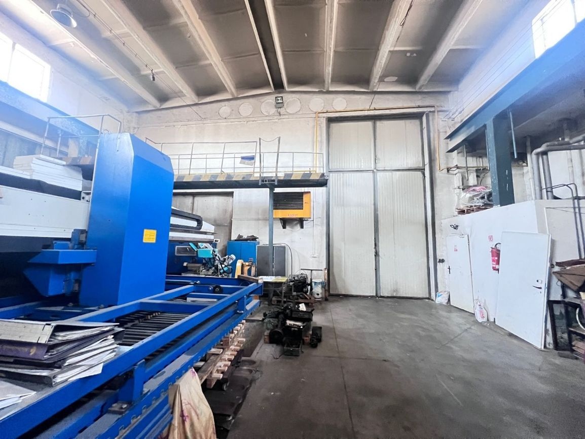 Na prenájom hala 378 m² s vykurovaním — Banská Bystrica, Maj