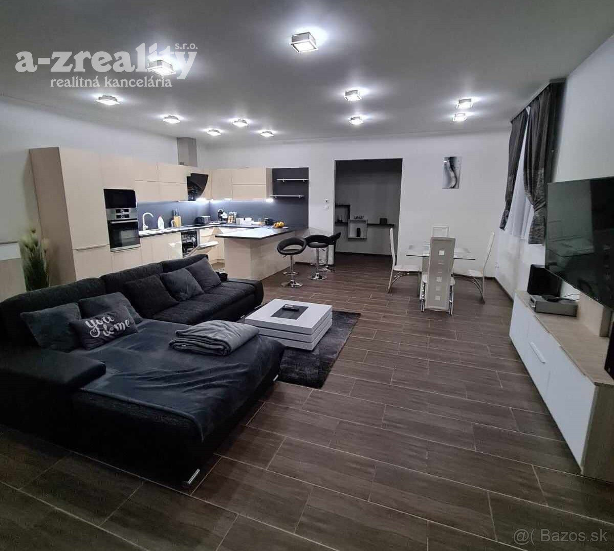 Ponúkame na predaj pekný zariadený rod.dom v Kolárove
