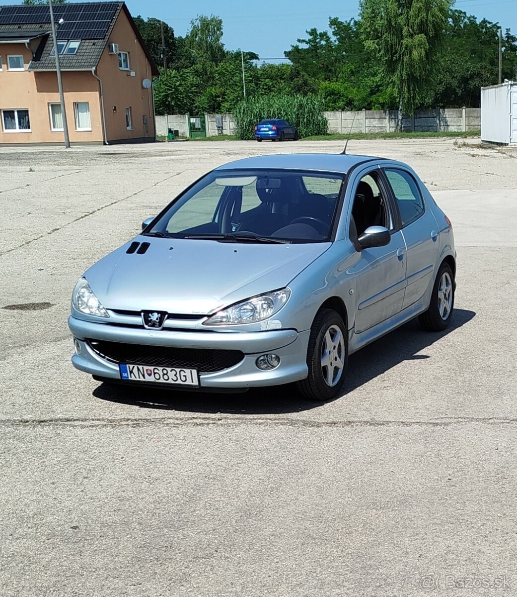 Peugeot 206 1.4 benzin na predaj 1. majitel kupene na SK
