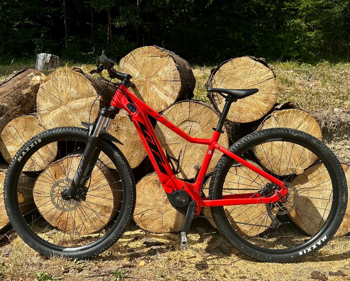 KTM MACINA RACE