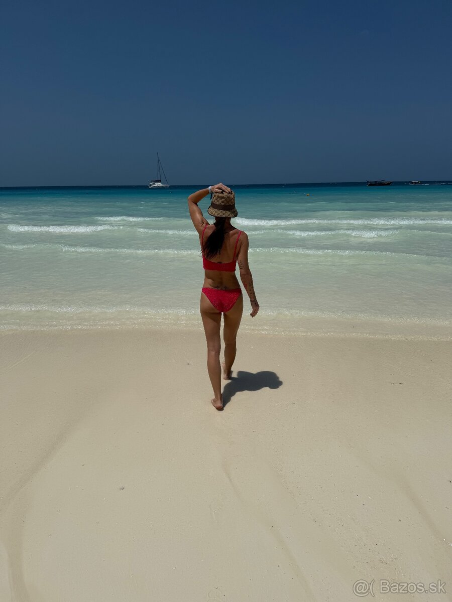 Bikini Hunza G