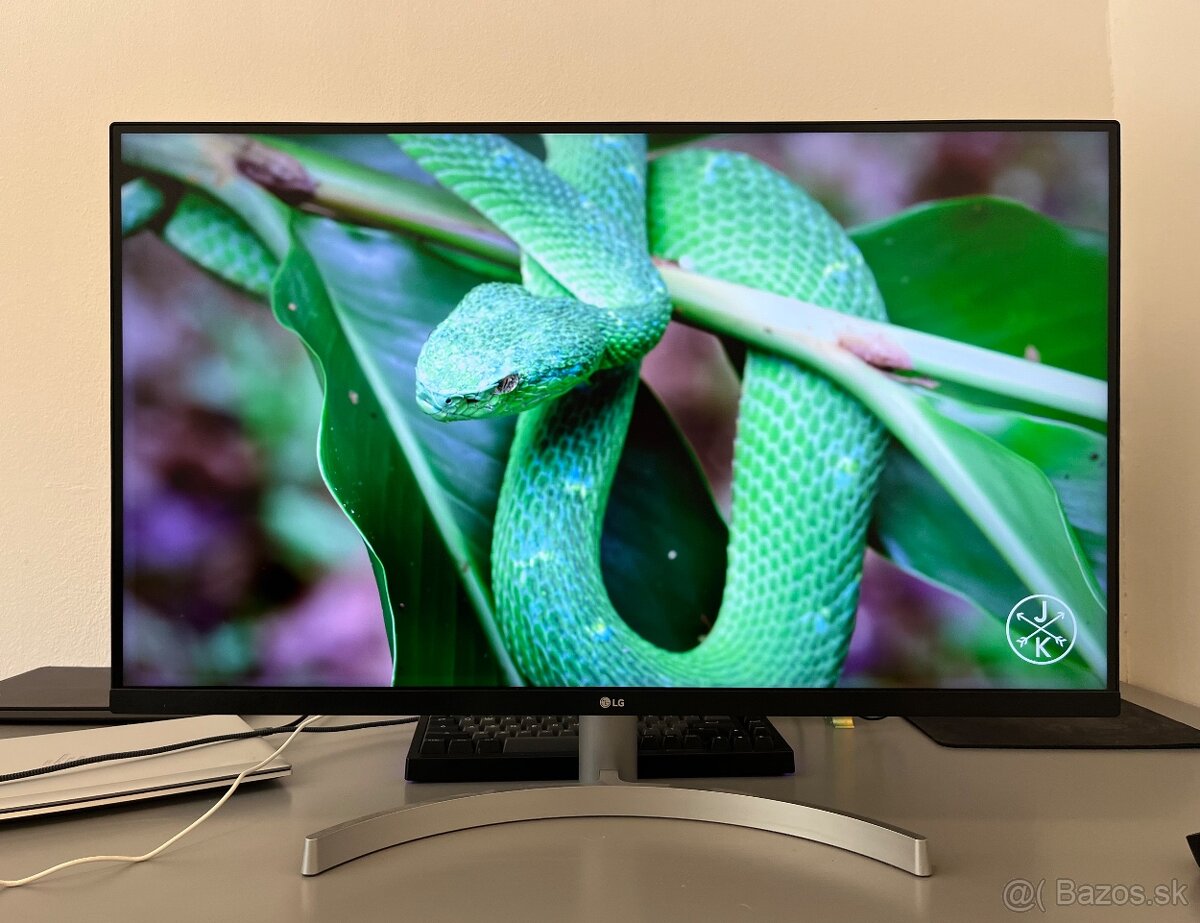 32” 4K monitor LG