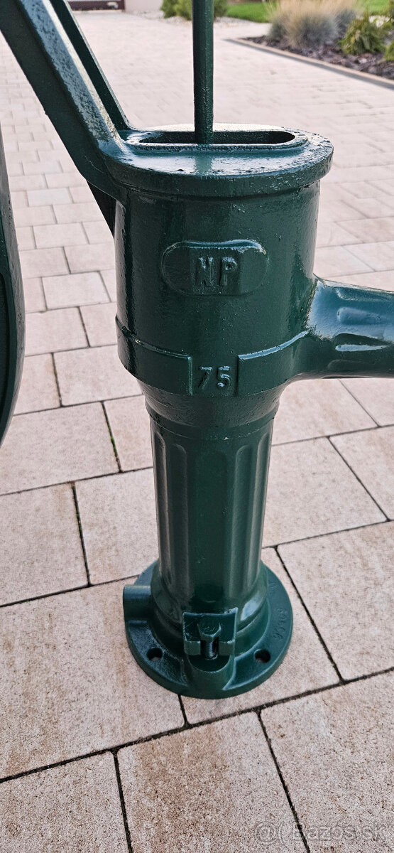 Ručná pumpa na vodu NP75