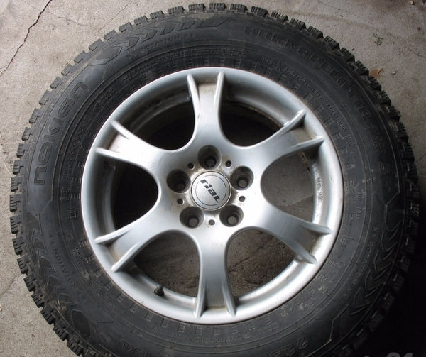 4x alu disky 16" 5x114,3 ET45 + letné 205 55 /R16