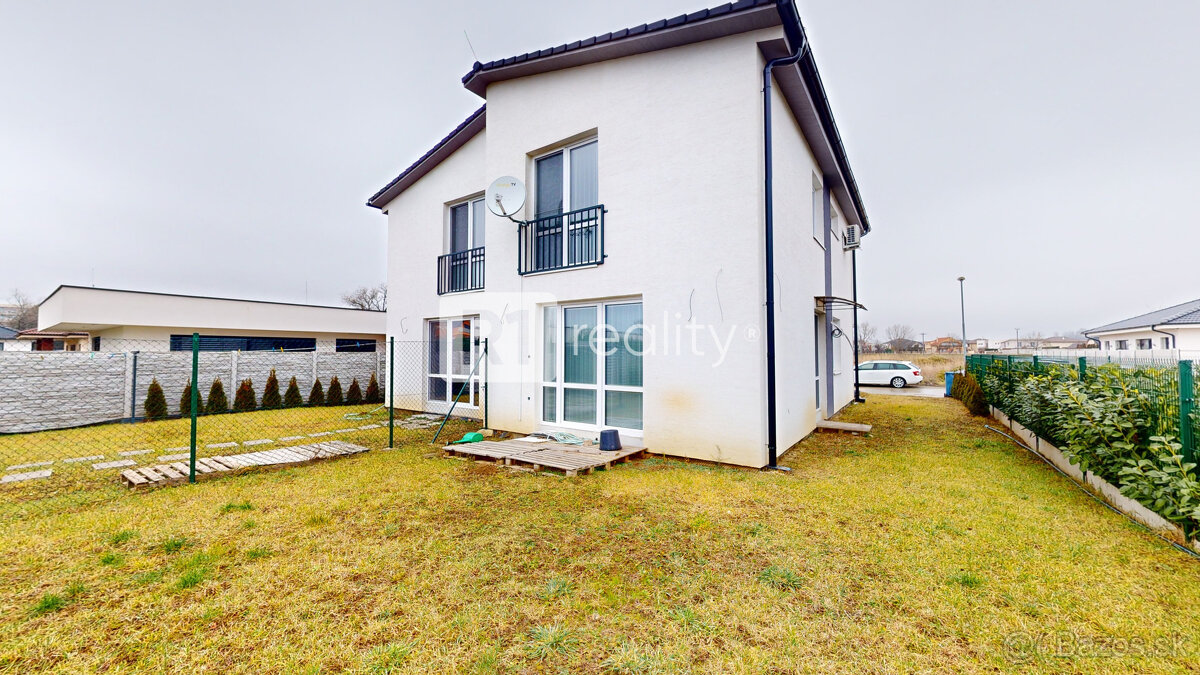 Dvojdom "SpA 24" /2 x 4 izbové byty s vlastným pozemkom/dv