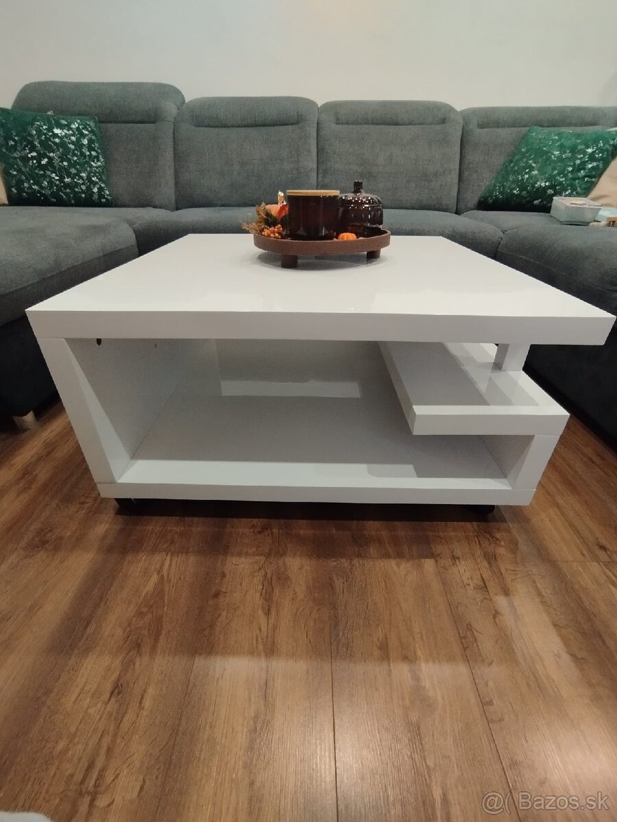 Konferenčný stolík