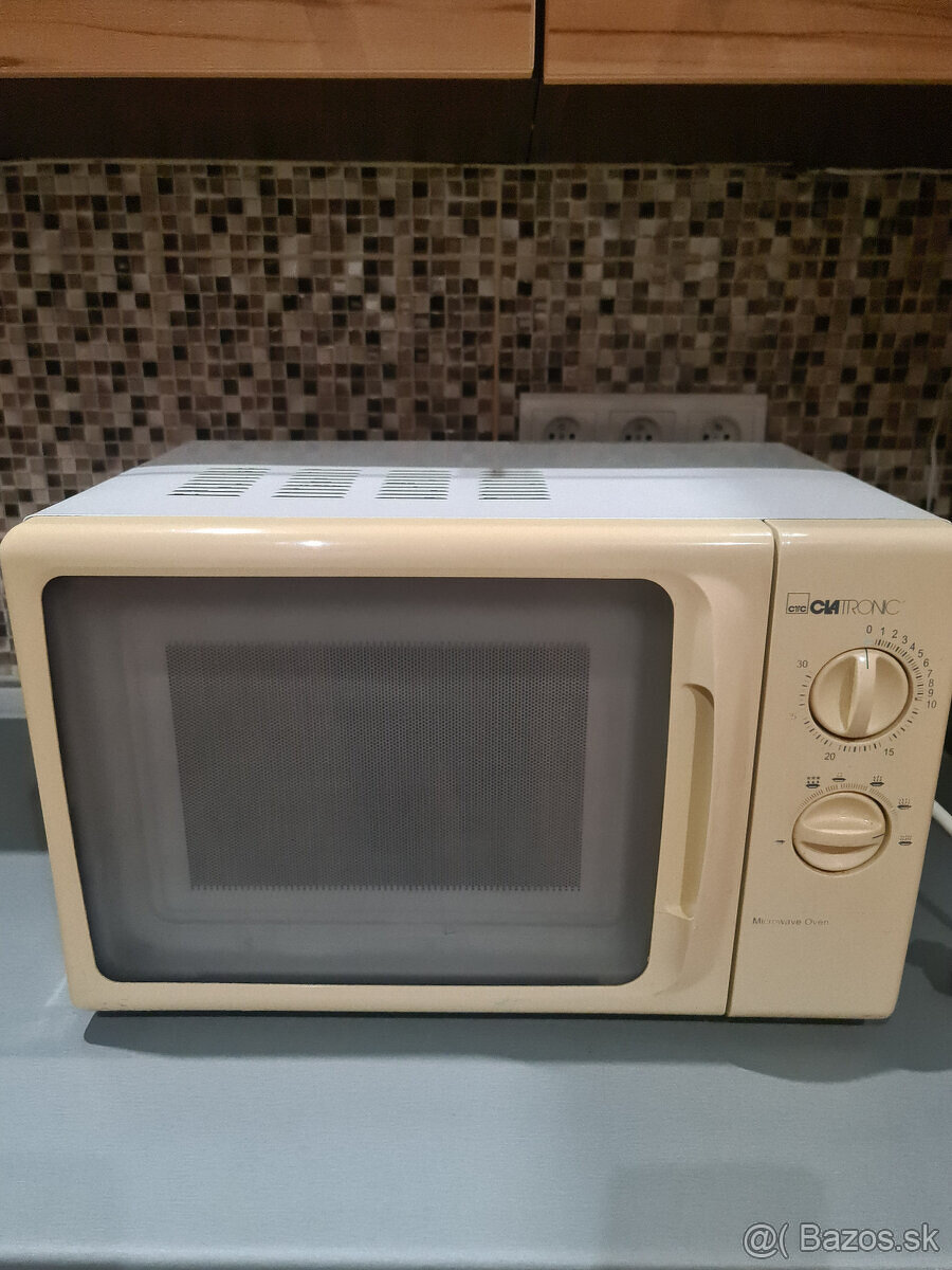 Mikrovlnná rúra CLATRONIC