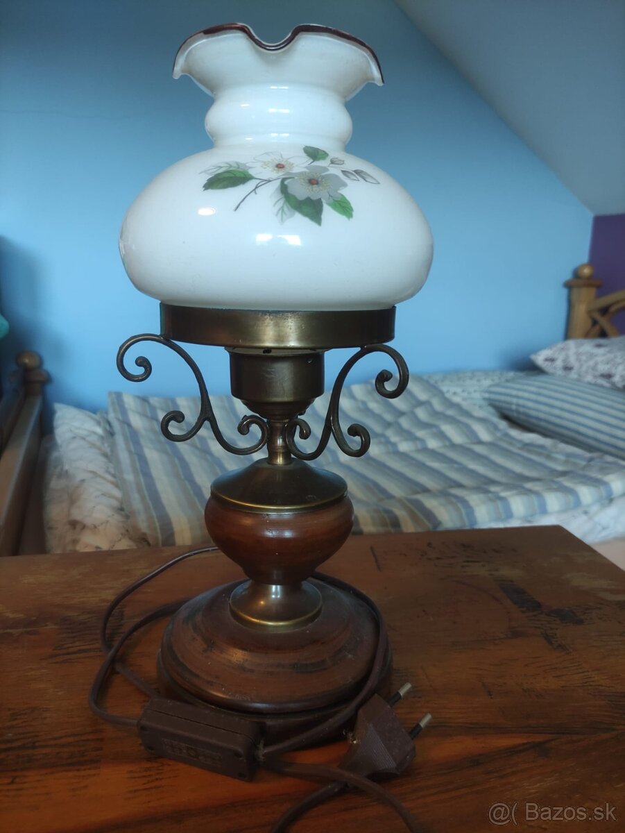 Stolná lampa so skleným cylindrom