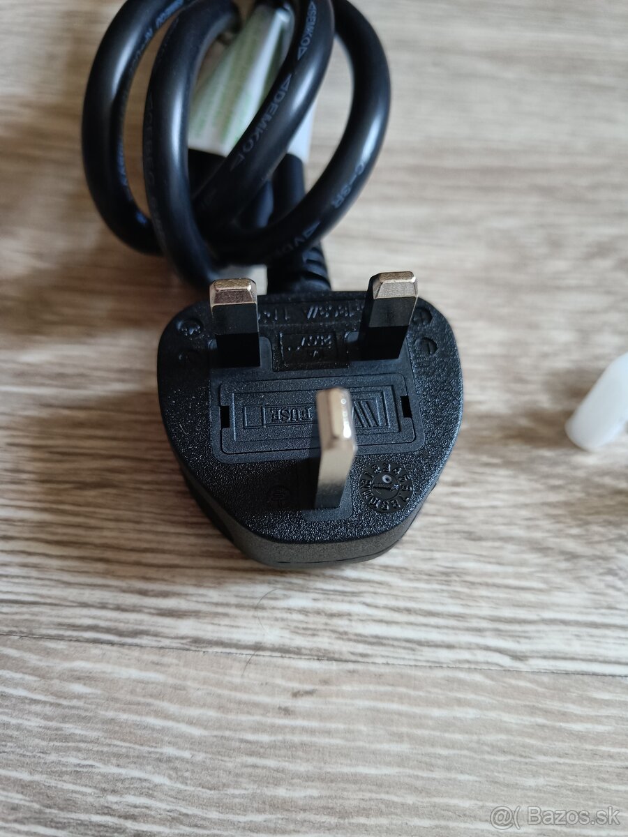 Kábel s UK vidlicou