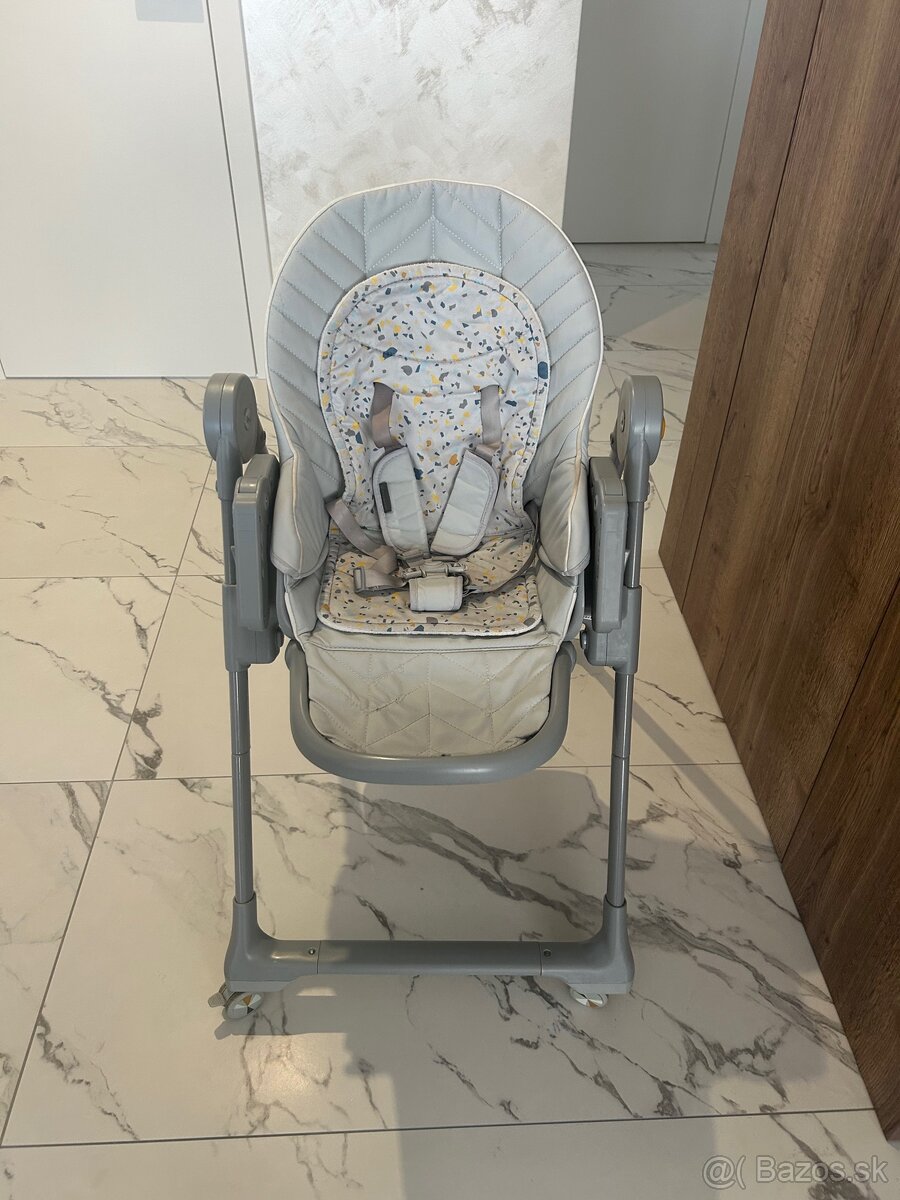 Detska jedalenska stolicka