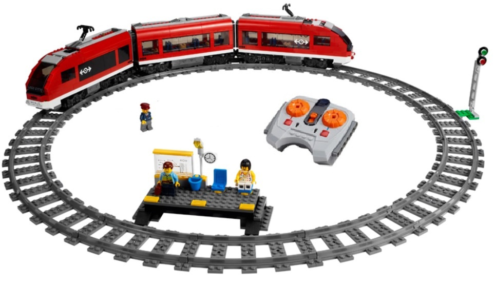 LEGO 7938 CITY passenger train