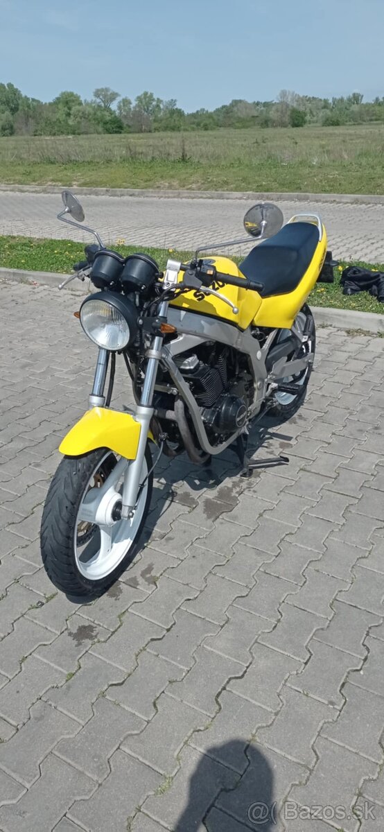 Suzuki GS500E